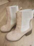 Beżowe botki Charles Footwear roz 38