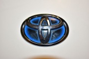 Emblemat znaczek Toyota Hybrid 