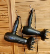 dwie suszarki do włosów z dyfuzorem (komplet)