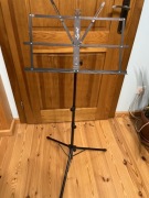 Stojak na nuty z opakowaniem 