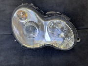 PRAWA LAMPA XENON PRZÓD MERCEDES C-KLASA W203