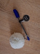 Długopis Pelikan + brelok biały puszysty pompon 2w1