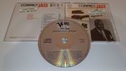 COMPACT JAZZ COUNT BASIE PLAYS THE BLUES