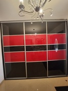 Szafa komandor 265/300cm czerwono czarna