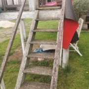 Domek taras i zjeżdżalni .