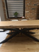 Pilnie sprzedam nowy stół drewniany 