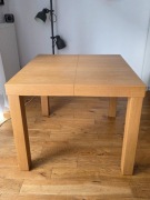 Stół fornir dąb naturalny 90x90 + 2x50 rozkładany lakierowany BDB stan