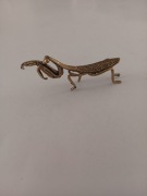 Figurka metalowa owad  modliszka wysokość 3 cm długość 7,5 cm
