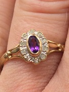 Złoty pierścionek z diamentami.Prezent na święta, zaręczyny