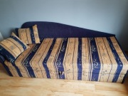 Kanapa rozkładana z funkcją spania z szufladą na pościel