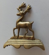 jeleń z porożem figurka z mosiądzu na podstawce 9,5 cm do