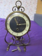 Metalowy piękny nakręcany zegar kominkowy  Orfac