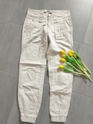 Spodnie jasne, beżowa, z gumkami na końcu nogawki, bojówki