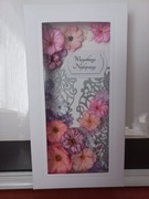 Ręcznie robiona kartka urodzinowa w pudełku z okienkiem. Rękodzieło 