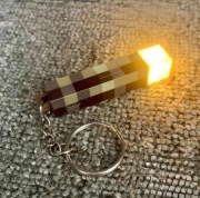 Brelok Pochodnia Świecąca Minecraft 