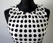 Śliczna sukienka z baskinką Mohito, r. S