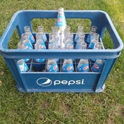 Skrzynka z butelkami 200ml