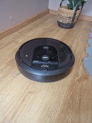 Roomba I7 w raz z Ładowarką + części zamienne 