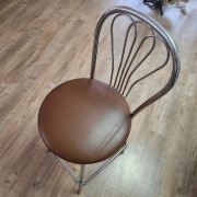 STOŁEK BAROWY WYSOKI , SKÓRA KOLOR BRĄZOWY