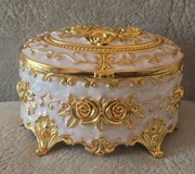 Kolekcjonerska Carska szkatuła w stylu Faberge z emalią koloru ecru, Paryż.