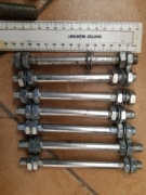 Oś do kola 15cm & 16.5cm 11mm średnica 