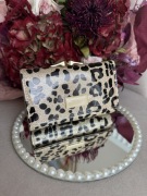 Skórzany złoty portfel damski w panterkę Peterson