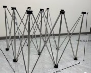 Stół warsztatowy ze stopu aluminium na 9 nogach 