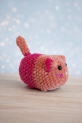Szydełkowy kotek amigurumi maskotka handmade z pluszowej włóczki 