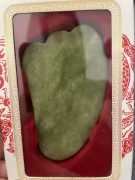 Masazer do twarzy - masażer Gua Sha (Rossmann)