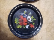 2 szt. tacki, talerze metalowe, ręcznie malowane ,,chochłoma"