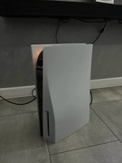 PLAYSTATION 5 Z NAPĘDEM BLU-RAY+PAD DUALSENSE+ STACJA LADUJACA DO PADA