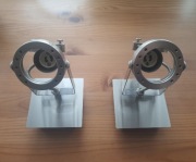 Dwie oprawki, lampy halogenowe,  obrotowe , używane 