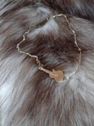 Piękny pozłacany naszyjnik gitara