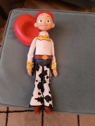 Jessie lalka Toy Story ze sznureczkiem wypowiada zwroty angielskie