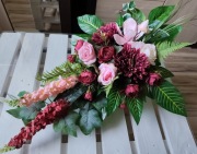 Wiązanka stroik  ze sztucznych kwiatów na cmentarz  grób