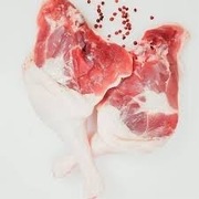 Świeże gęsie nóżki