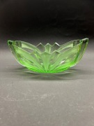 Szklana Uranowa żardiniera Art Deco