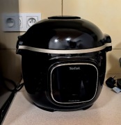 Multicooker TEFAL COOK4ME TOUCH z pokrywą do zapiekania.