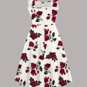 Elegancka damska sukienka z nadrukiem. 