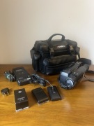 Sony Handycam CCD-TR490E Video8 PAL ładowarka 3 baterie torba Made i Japan
