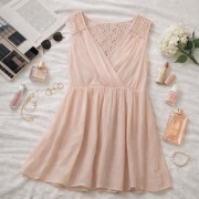 Damska Elegancka różowa sukienka L 