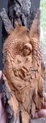 Bieszczadzki anioł,anioł wyrzezbiony w korze drzewa,angel,aniołek 