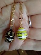 Dwa wisiorki jajko faberge emalia metal kryształki vintage 