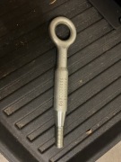 Ucho holownicze hak wkrętka Volvo