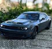 MODEL SAMOCHODU Dodge Challenger Skala 1/32 PREZENT KOLEKCJONERSKI Figurka