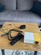 Mini projektor PVO YG300 Pro – przenośny rzutnik LED Full HD, HDMI/USB/AV