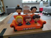 Sofa kanapa,  półka na figurki friends Mcdonald's stand ekspozytor