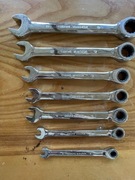 Zestaw kluczy płaskie + oczkowy z grzechotką.