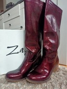 Lakierowane bordowe kozaki zapato rozmiar 38