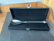 Łyżka cynowa Aksel Holmsen Norne Norwegia w etui 20 cm kolekcjonerska